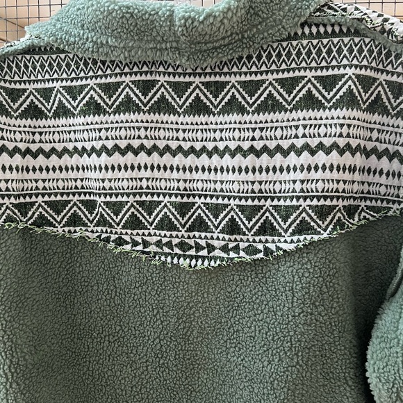 Southern Grace Green Southwest Patterned Women's Fleece Jacket L-XL - Picture 7 of 7